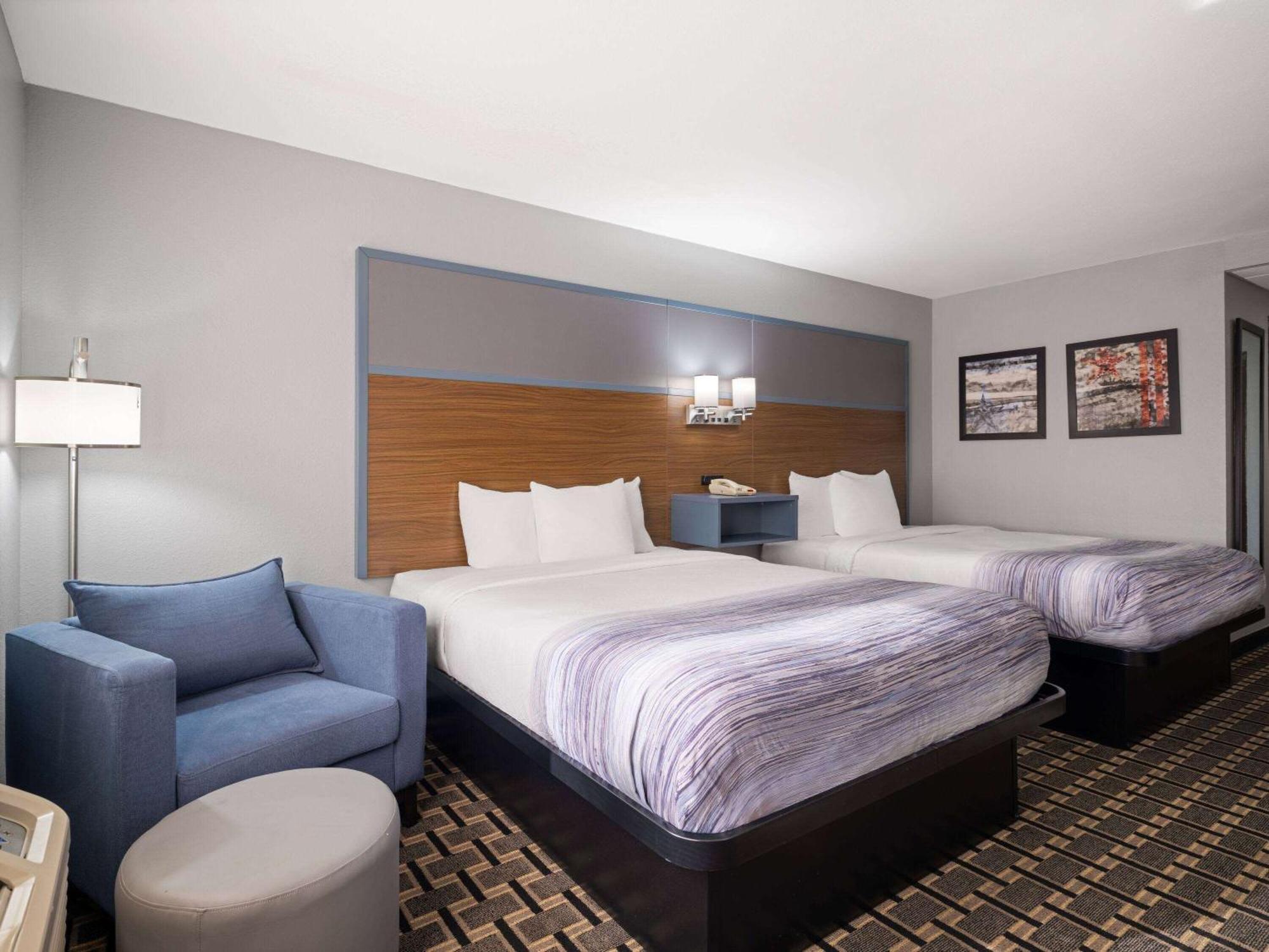 Americinn By Wyndham Woodstock Il Eksteriør billede