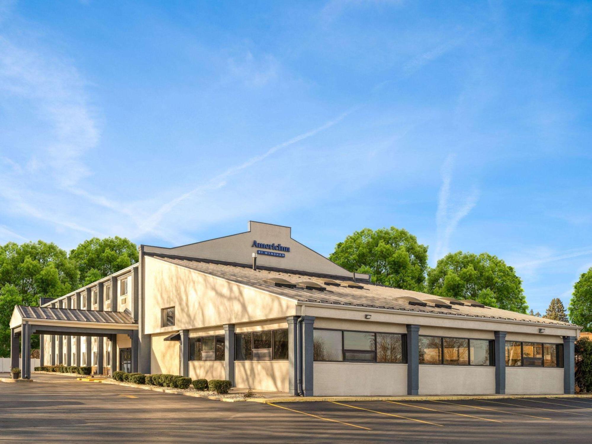 Americinn By Wyndham Woodstock Il Eksteriør billede